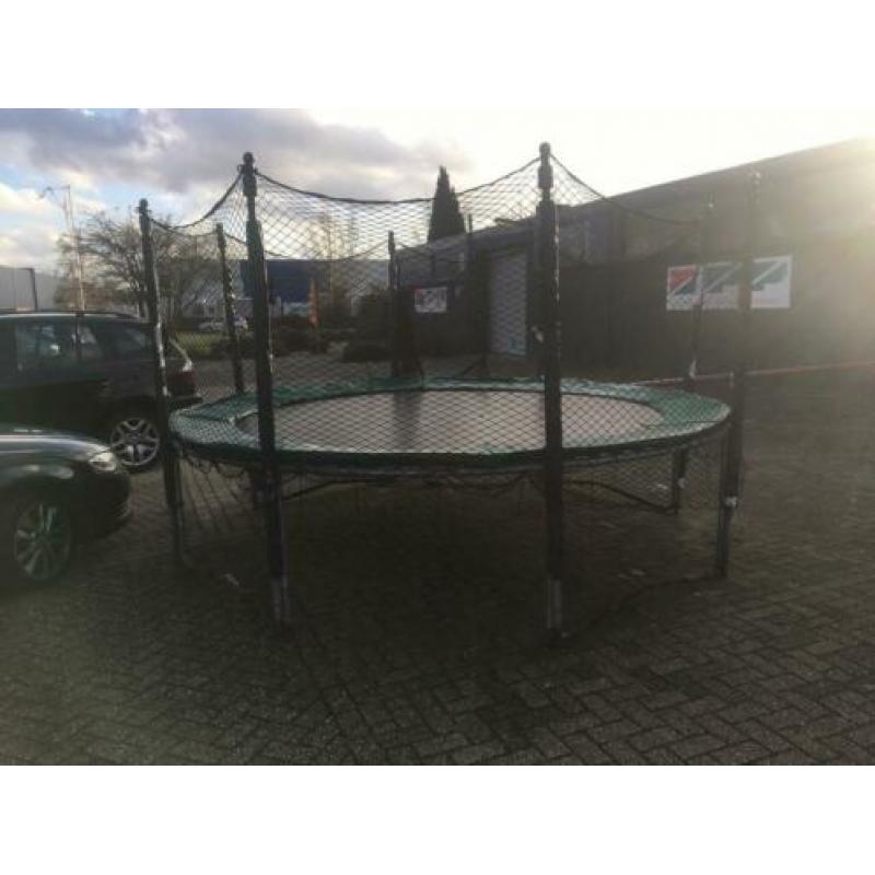 Grote Berg trampoline 360cm
