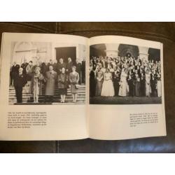 Juliana foto album 25 jaar koningin der Nederlander