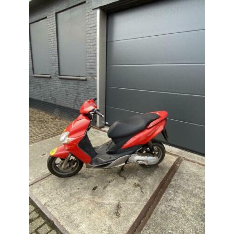 Yamaha jog snor rood opknapper !