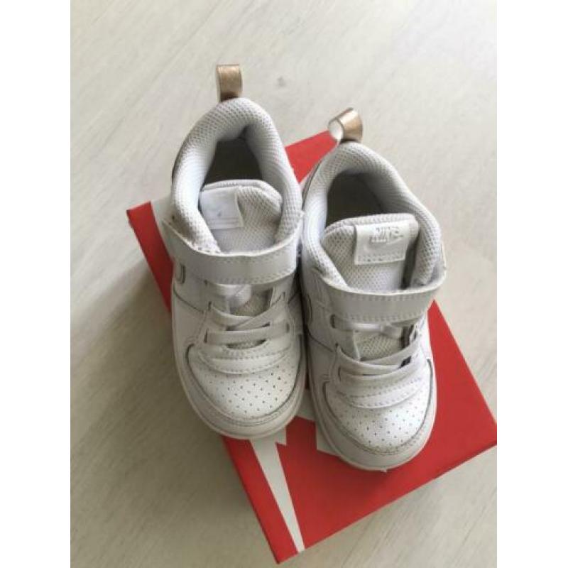 Nike court borough sneakers maat 25
