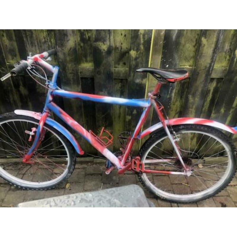 Stationsfiets rood/wit/blauw