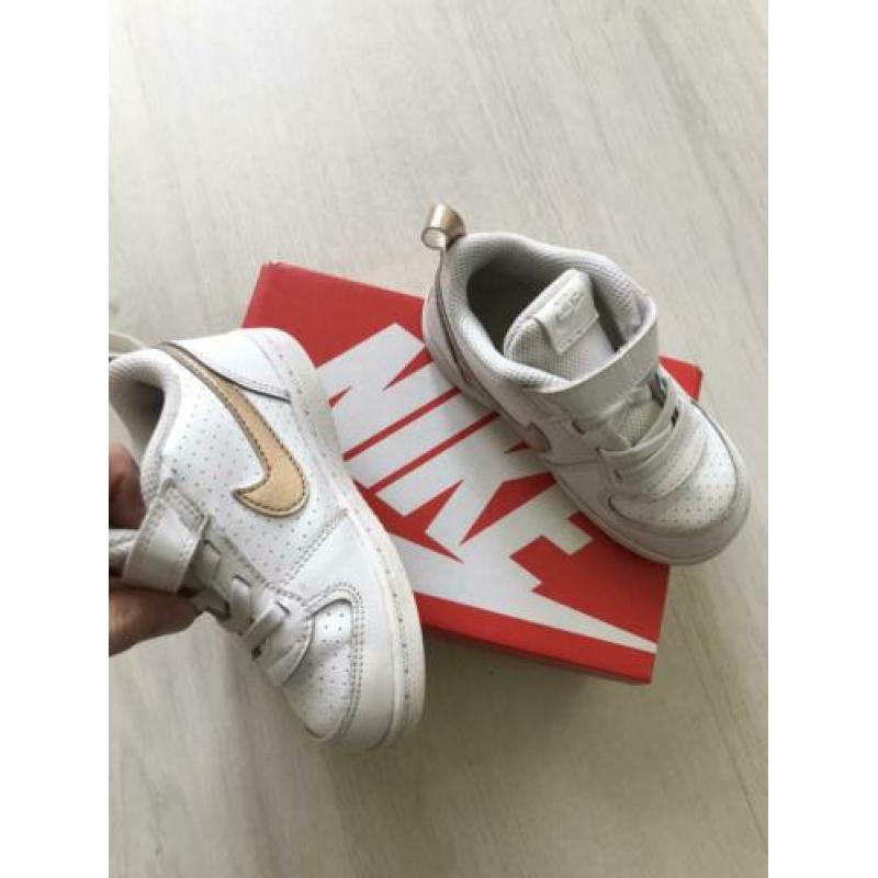 Nike court borough sneakers maat 25