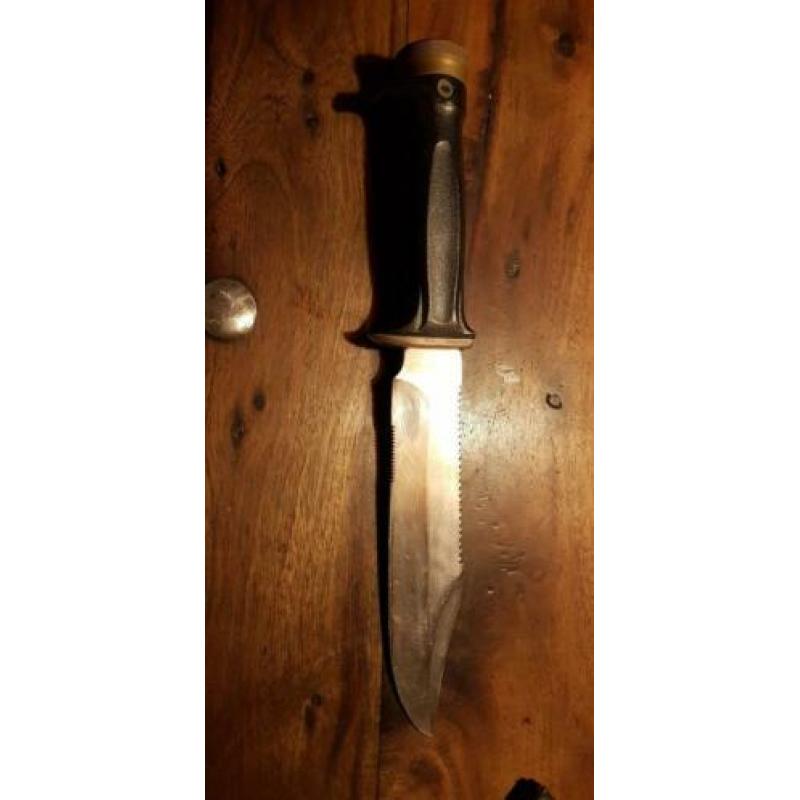 Survival rambo mes met holster en slijpsteen