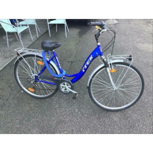Item damesfiets met voor en achter bagagerek,versnellingen