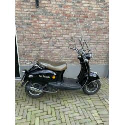 la souris trendy snor scooter
