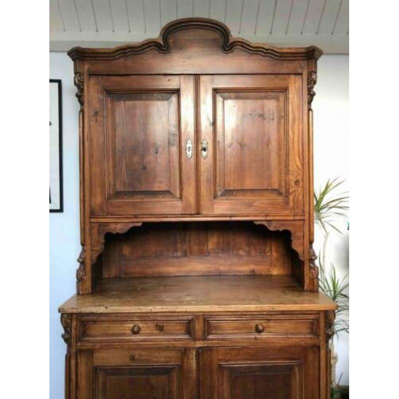 Antieke kast