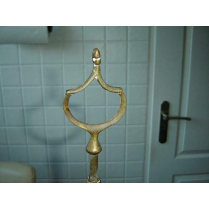 tafel olielamp met attributen