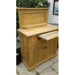 Antieke grenen kast €120