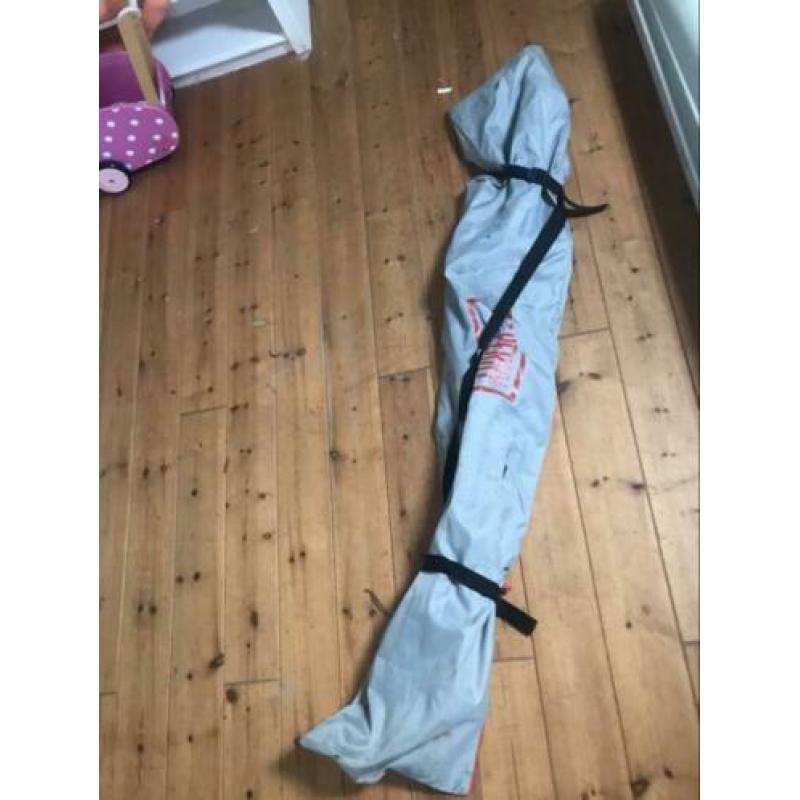 Complete ski set: ski’s, stokken en skischoenen