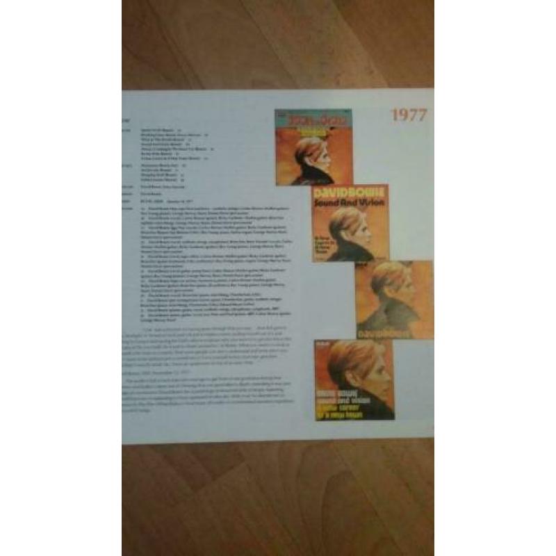 Bowie, David - boekwerk op LP formaat in zeer goede conditie