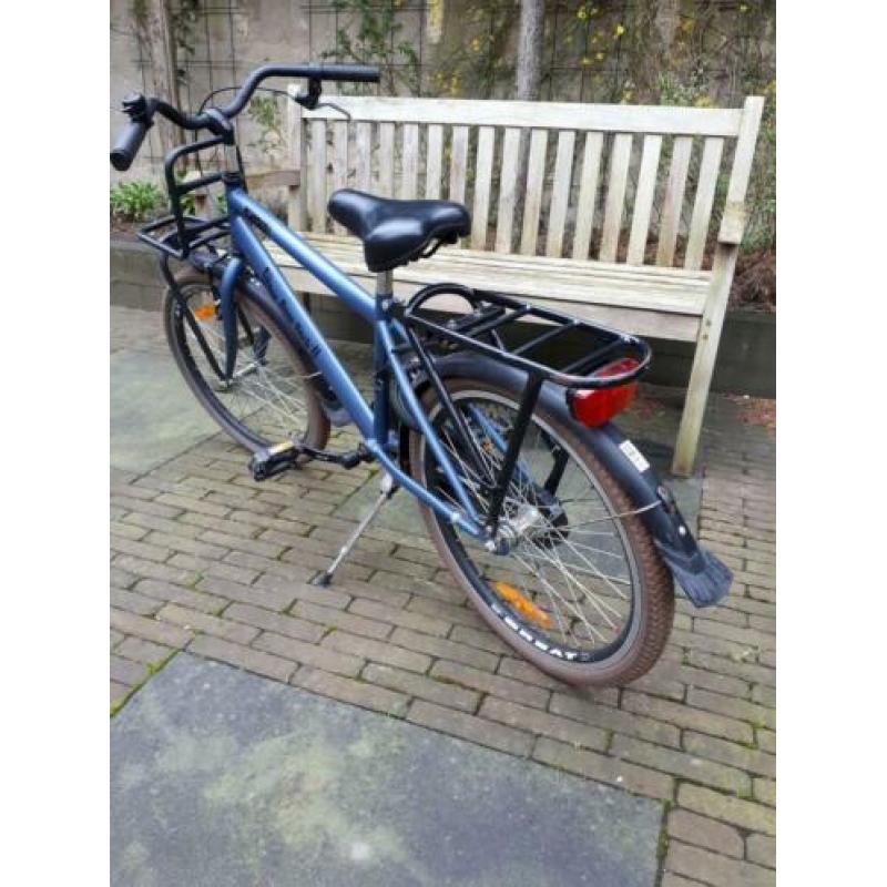 Stevige jongensfiets met terugtraprem en handrem. 22 inch