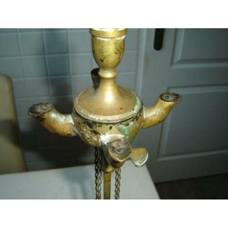 tafel olielamp met attributen