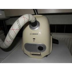 Te koop Bosch stofzuiger type vbbs550V20 2100watt