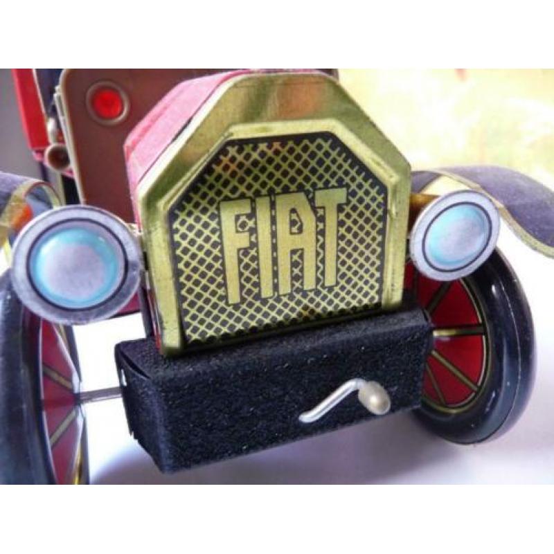 Nieuw blikken vrachtwagen model Fiat afm. 32 x 15 cm.
