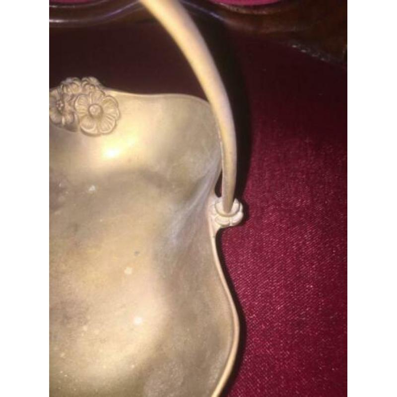 Bronzen bonbonniere.