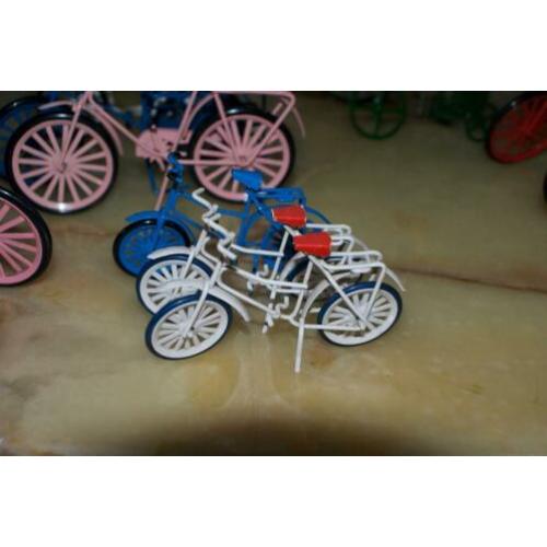 Mooie collectie miniatuur fietsen