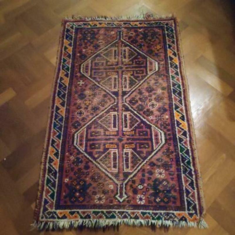 (3)Oosterstapijten123 cm bij 73 cm Iran en nog een kleintje