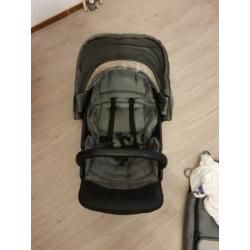 Grijze Mutsy Transit compleet met bak,kinderwagen, adapters