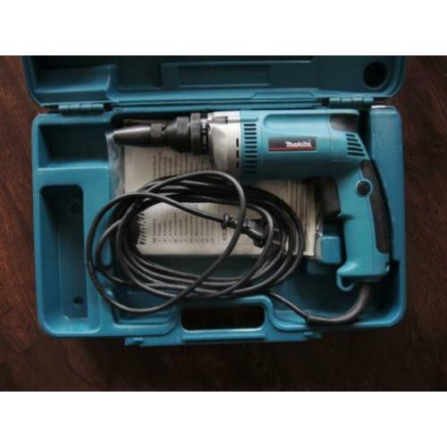 Makita schroefmachine 6827