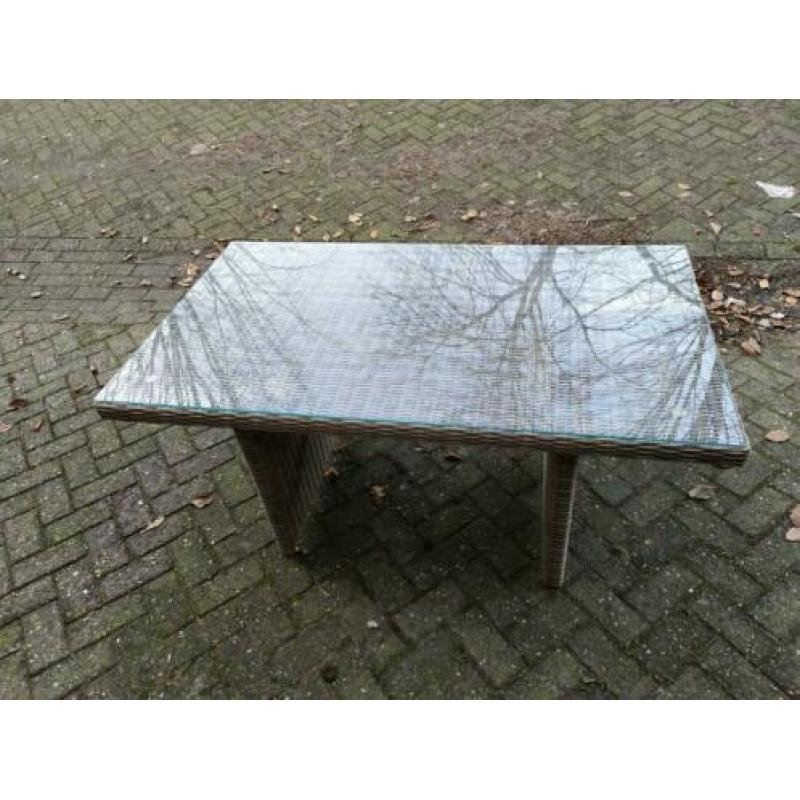 Lounge dining table met glasplaat