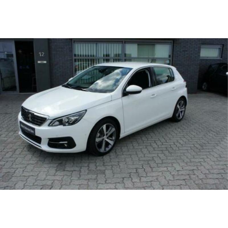 Peugeot 308 1.2 PureTech 130pk Bluetooth/CarPlay/Cruise/Clim