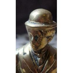 brocante messing beeldje Charlie Chaplin op marmer sokkel