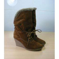Hot Ice suede sleehak cognac laarsjes met sierveters 39 ZGAN