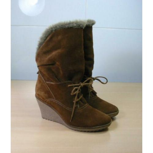 Hot Ice suede sleehak cognac laarsjes met sierveters 39 ZGAN