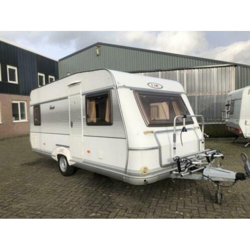 LMC Favorit 460 RD Vast bed met mover