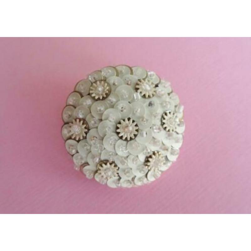 jwg Vintage 40s 50s pailletten kralen broche wit zilver klr