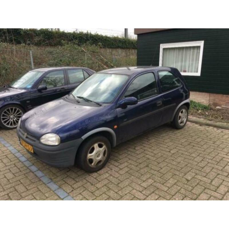 Opel Corsa 1.2 I 16V 3D 1999 Blauw