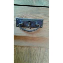 Antieke grenen kast €120
