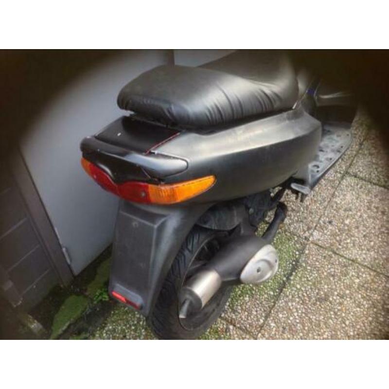 Gilera runner voor onderdelen loop of sloop geen kenteken