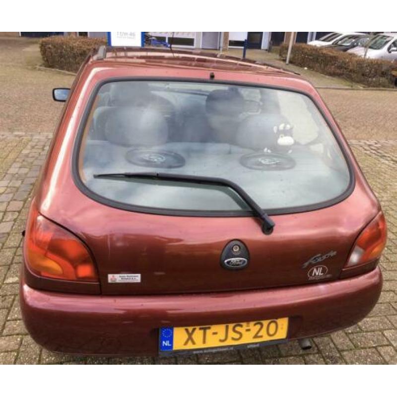 Ford Fiesta 1.3 I 3DR 1999 Rood