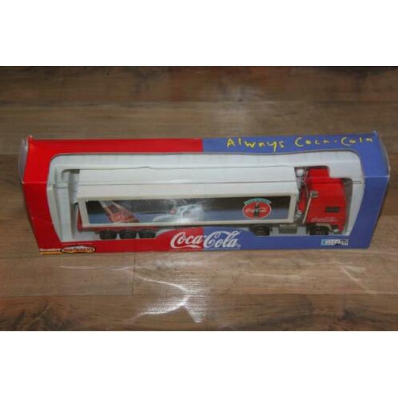 22 = Coca Cola vrachtwagen (MAJORETTE).