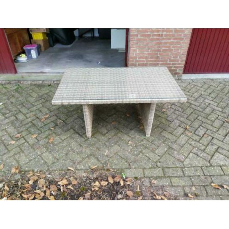 Lounge dining table met glasplaat
