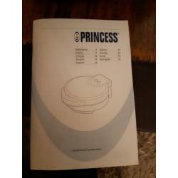 Princess cupcakes maker.