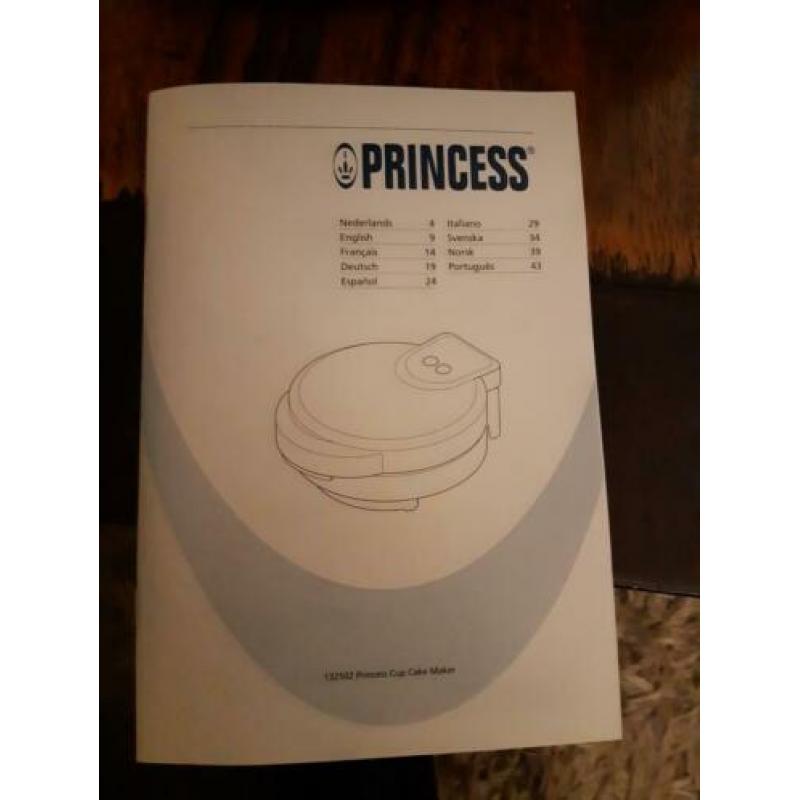 Princess cupcakes maker.