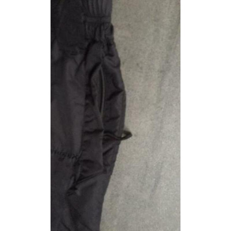 Zwarte skibroek mt 122