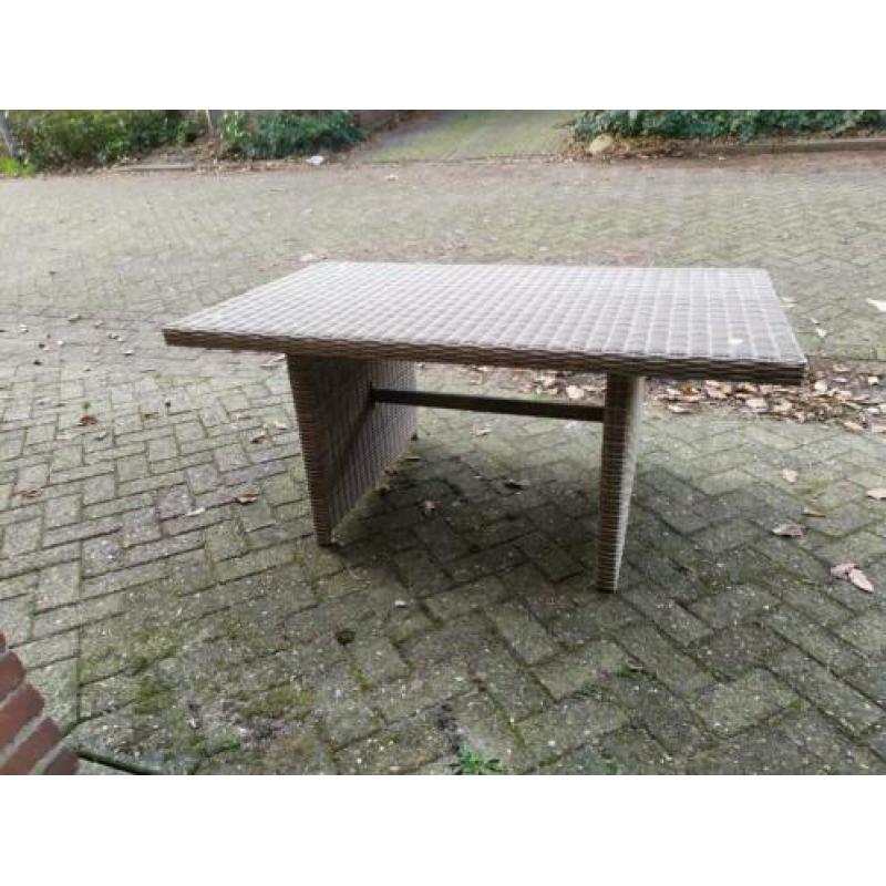 Lounge dining table met glasplaat