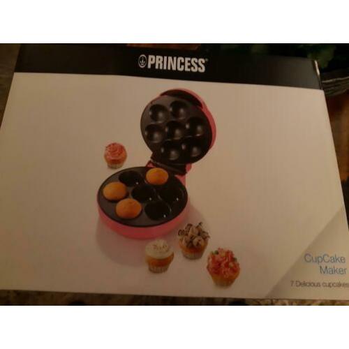 Princess cupcakes maker.
