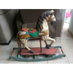 brocante houten hobbelpaard