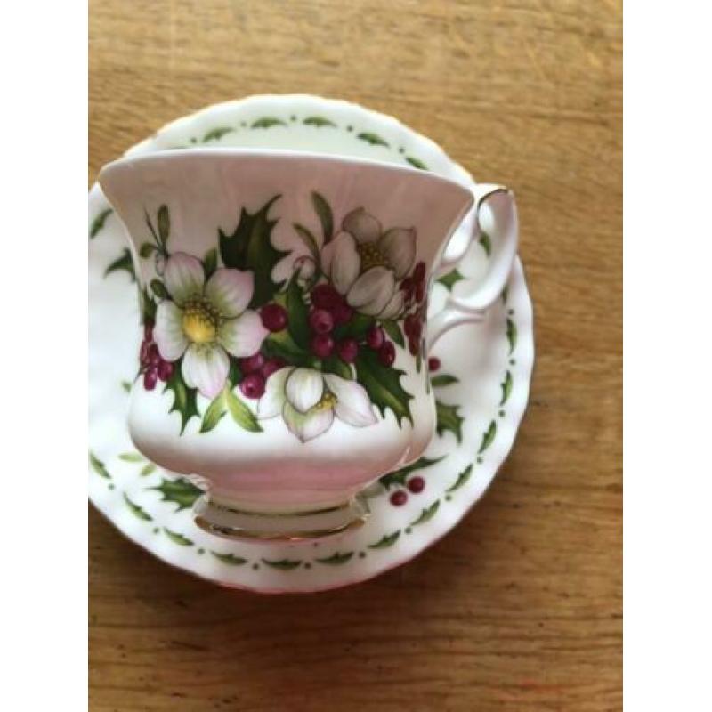 Royal Albert Flower of the month dameskopje December