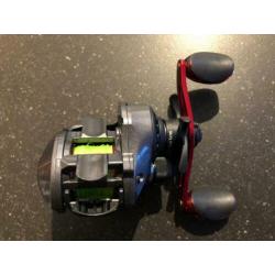 Quantum pulse baitcast druppel reel links