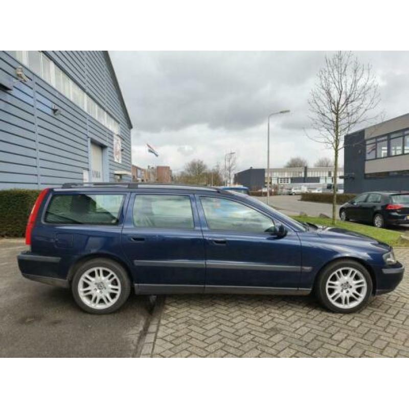 Volvo V70 2.4 Comfort Line APK 20-02-2021 AUTOMAAT,CRUISE,PS