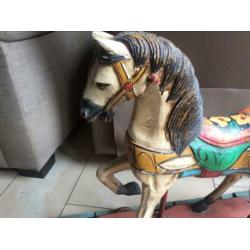 brocante houten hobbelpaard