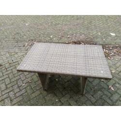 Lounge dining table met glasplaat