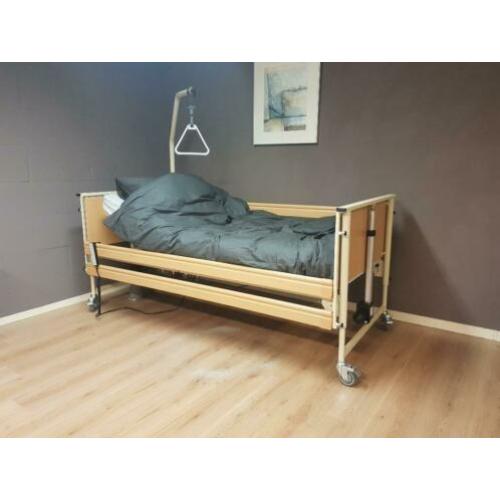Elektrisch thuiszorgbed
