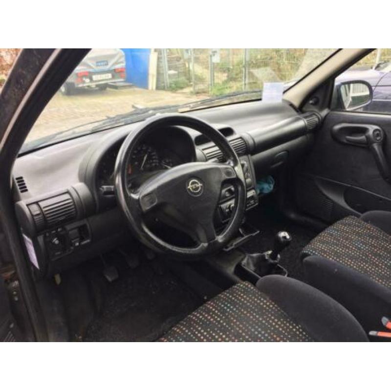 Opel Corsa 1.2 I 16V 3D 1999 Blauw