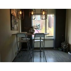 Bartafel white wash met 3 barkrukken wit